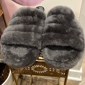 Ugg slippers Color gray size 5